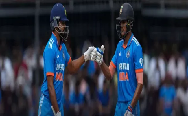 IND VS AUS 2nd ODI: Shreyas Iyer, Shubman Gill Completed Centuries, Team India Eyes On Huge Score - Sakshi