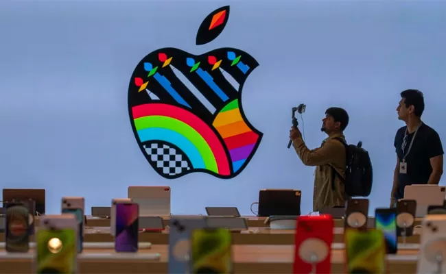 Apple Threat Notifications Officials To Attend Inquiry - Sakshi