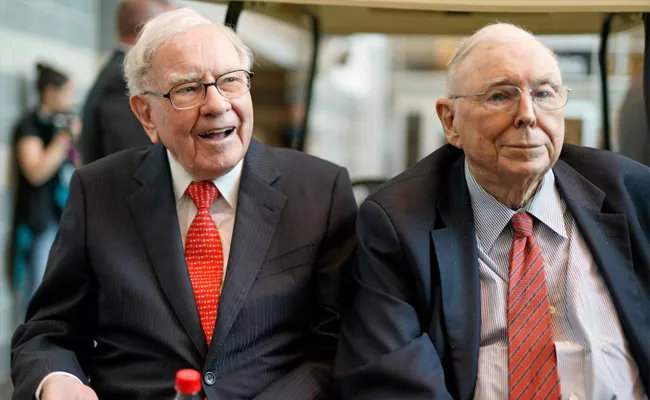 Warren Buffet Condolence Death Of Charlie Munger - Sakshi