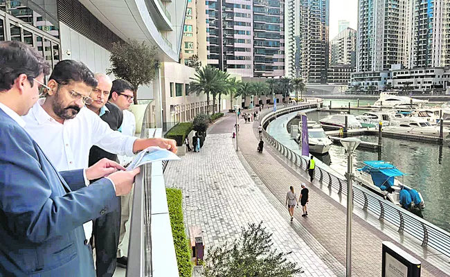 CM Revanth Discusses City Development Initiatives with Top Dubai Planners - Sakshi