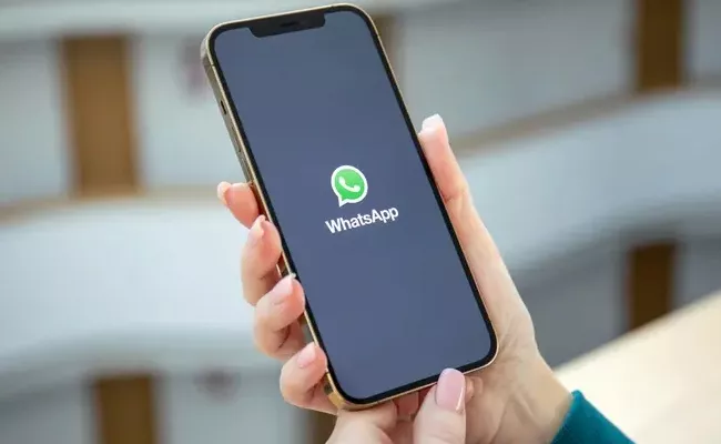 WhatsApp to Soon Block Screenshots of Profile Photos Details - Sakshi