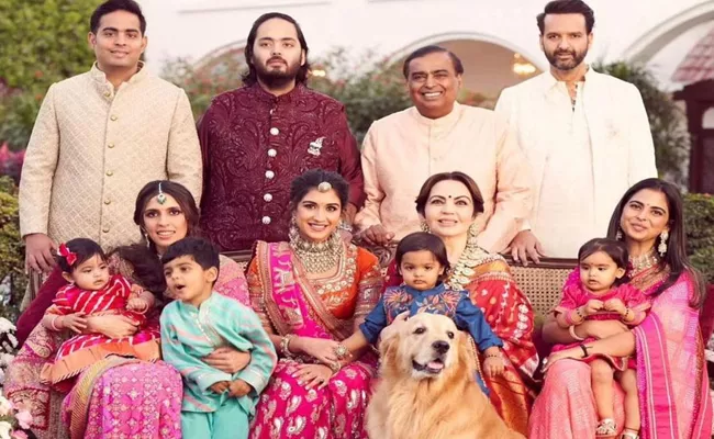 Anant Radhika prewedding Ambani future generation and Family Potrait goes viral - Sakshi