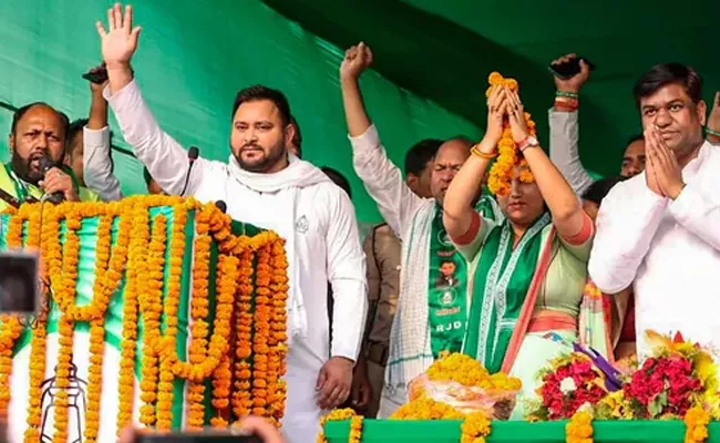 Tejashwi Yadav releases RJD manifesto - Sakshi