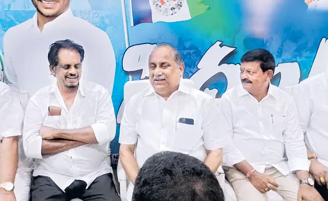 Mudragada comments over Pawan Kalyan - Sakshi