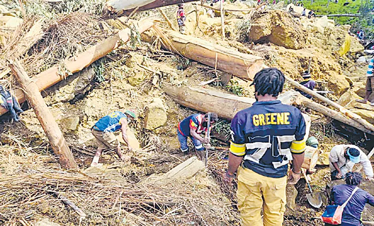 Papua New Guinea tells the UN that a landslide buried more than 2000 people