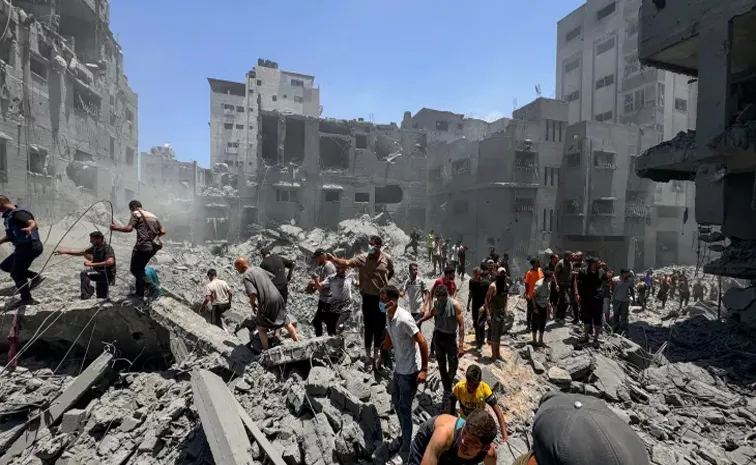 Israel-Hamas war: Israeli strikes kill at least 42 in Gaza