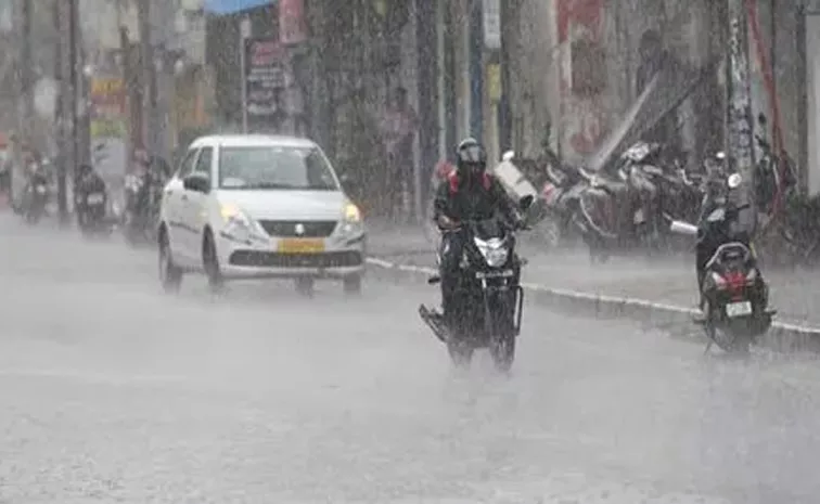 Heavy Rain Lashes In Hyderabad
