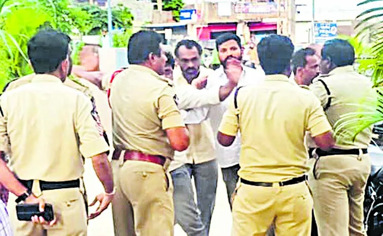 police constables were tdp leders attacked: AP