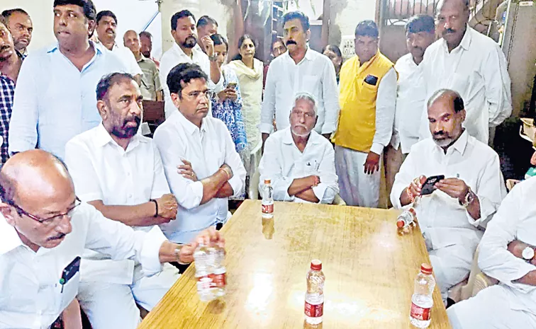 Jeevan Reddy upset with Jagityala MLA Sanjay Kumar joins in Congress