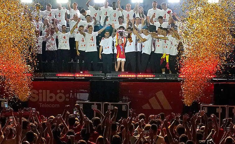 Spain welcomed by supporters in Madrid after return on winning historic 4th Euro title