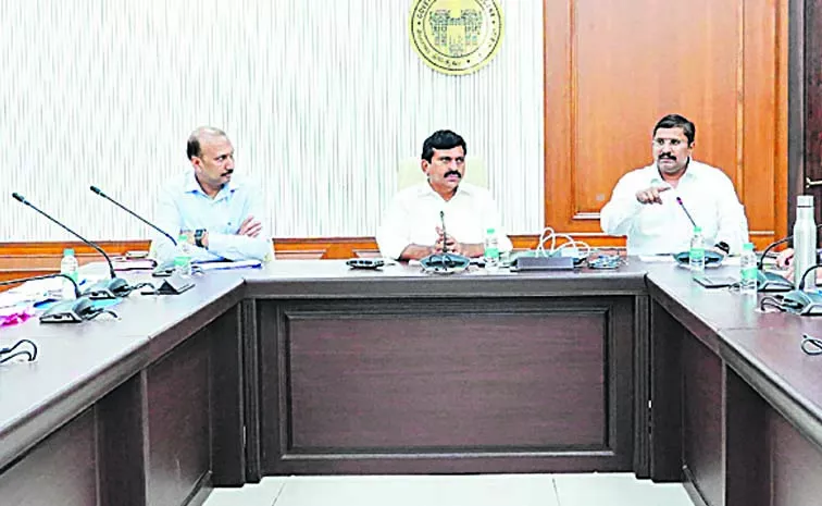 Ponguleti Srinivas Reddy met with officials of registration department