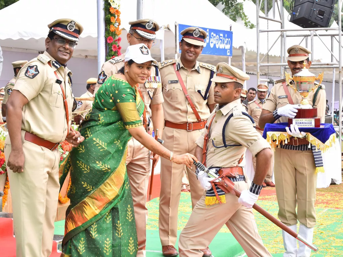 DSP Passing Out Parade of 2018 Batch Held at Magalagari Photo Gallery - Sakshi