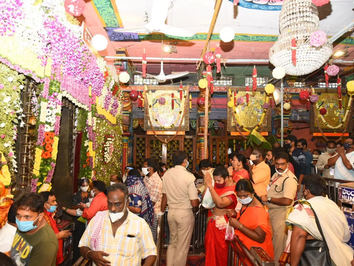 Durga Navaratri 2020 in Kanakadurga  - Sakshi