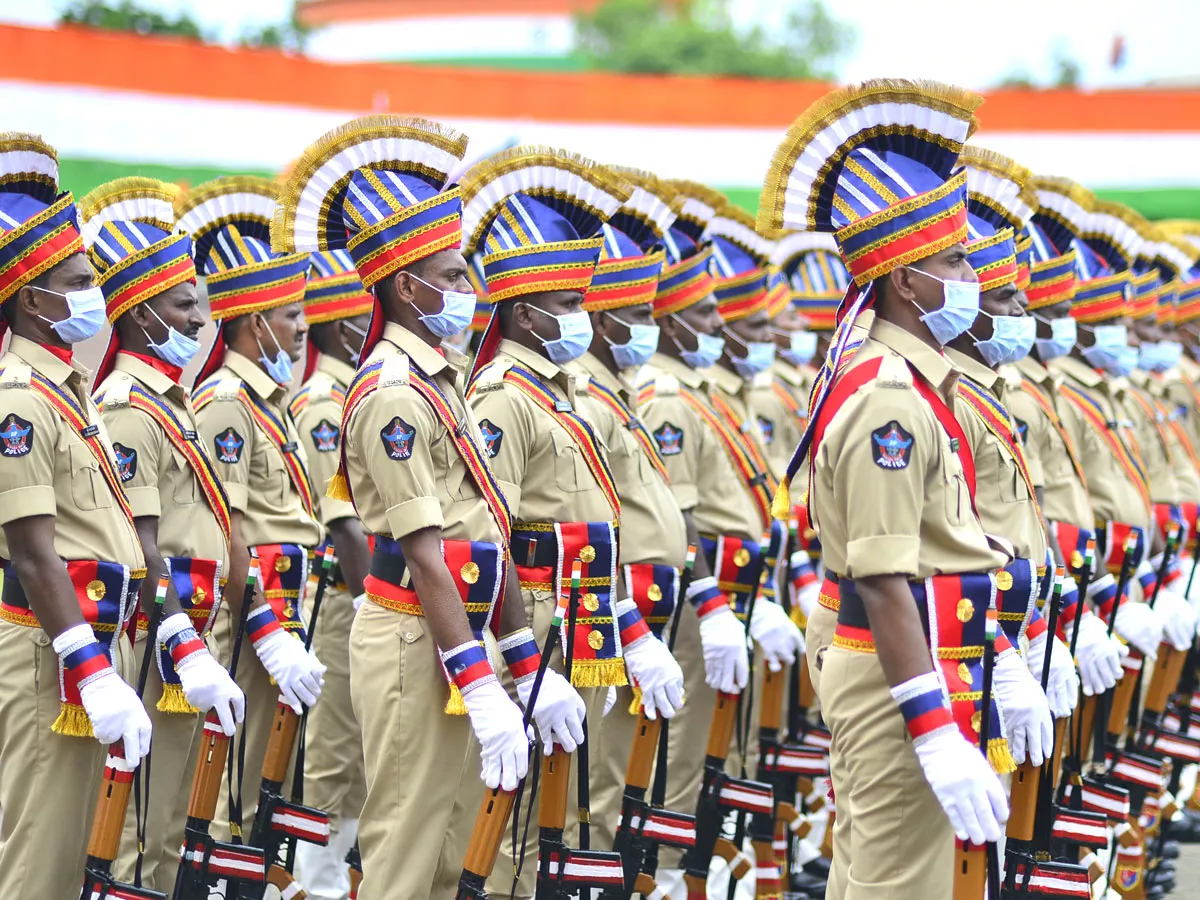 Independence Day Celebration Parade at Indira Gandhi Municipal Stadium Photos - Sakshi